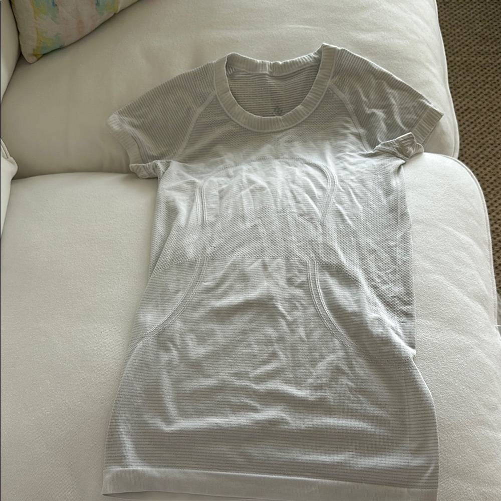 Lululemon swiftly tech short sleeve